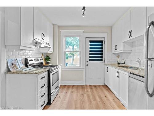 99 Belview Avenue, Hamilton, ON - Indoor Photo Showing Kitchen With Double Sink With Upgraded Kitchen