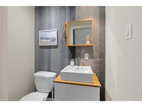 99 Belview Avenue, Hamilton, ON - Indoor Photo Showing Bathroom