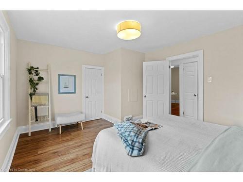 99 Belview Avenue, Hamilton, ON - Indoor Photo Showing Bedroom