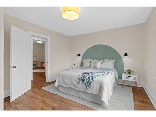 99 Belview Avenue, Hamilton, ON - Indoor Photo Showing Bedroom