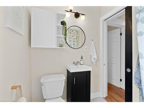 99 Belview Avenue, Hamilton, ON - Indoor Photo Showing Bathroom