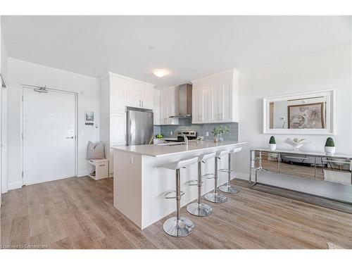 409-1 Redfern Street, Hamilton, ON - Indoor Photo Showing Kitchen