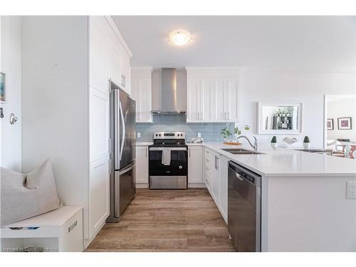 409-1 Redfern Street, Hamilton, ON - Indoor Photo Showing Kitchen With Stainless Steel Kitchen With Double Sink With Upgraded Kitchen