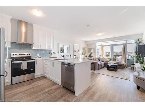 409-1 Redfern Street, Hamilton, ON - Indoor Photo Showing Kitchen With Stainless Steel Kitchen