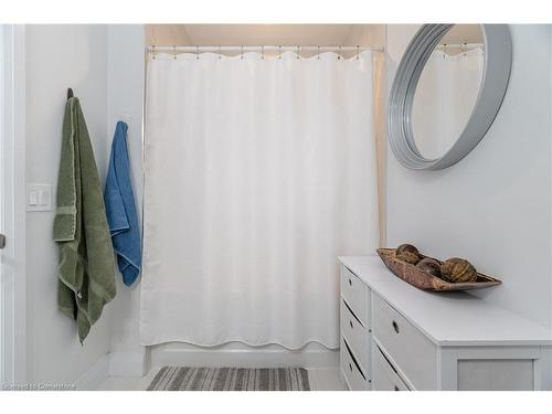 409-1 Redfern Street, Hamilton, ON - Indoor Photo Showing Bathroom