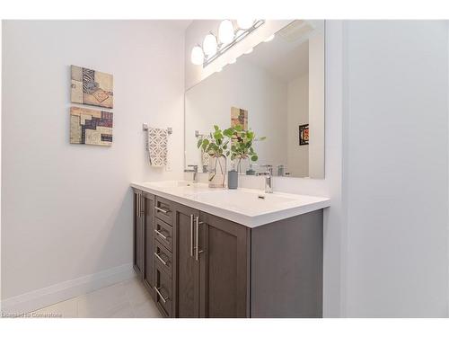 409-1 Redfern Street, Hamilton, ON - Indoor Photo Showing Bathroom