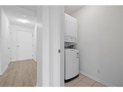 803-135 James Street South Street, Hamilton, ON - Indoor Photo Showing Laundry Room