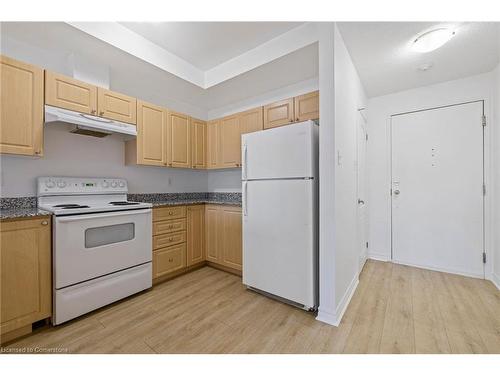 803-135 James Street South Street, Hamilton, ON - Indoor Photo Showing Kitchen