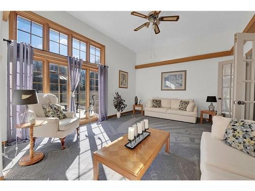 1500 Concession 7 Townsend Road, Waterford, ON - Indoor Photo Showing Living Room