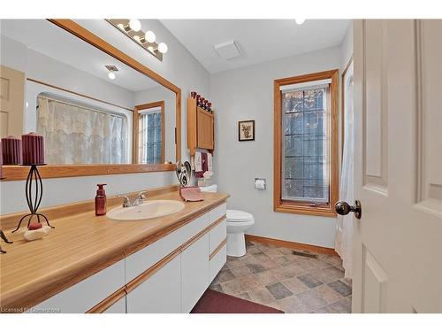 1500 Concession 7 Townsend Road, Waterford, ON - Indoor Photo Showing Bathroom