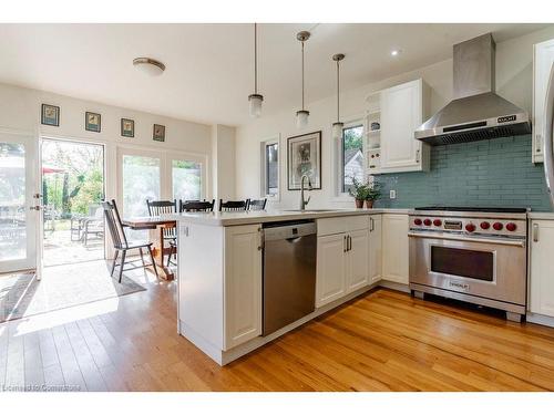 106 Victoria Street, Dundas, ON - Indoor Photo Showing Kitchen With Upgraded Kitchen