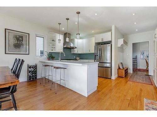 106 Victoria Street, Dundas, ON - Indoor Photo Showing Kitchen With Upgraded Kitchen