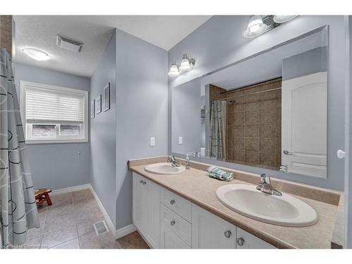 71 Broadoaks Drive, Cambridge, ON - Indoor Photo Showing Bathroom