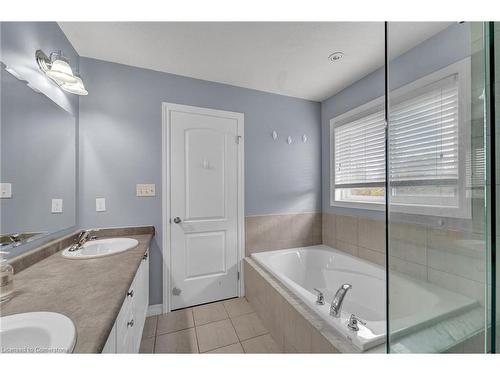 71 Broadoaks Drive, Cambridge, ON - Indoor Photo Showing Bathroom