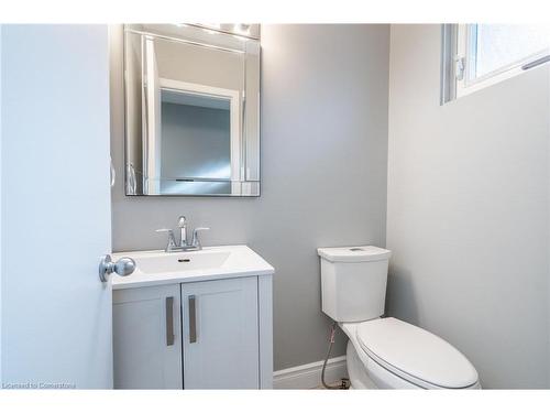 5201 Banting Court, Burlington, ON - Indoor Photo Showing Bathroom