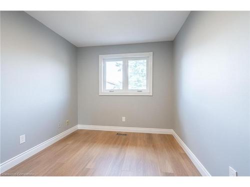 5201 Banting Court, Burlington, ON - Indoor Photo Showing Other Room