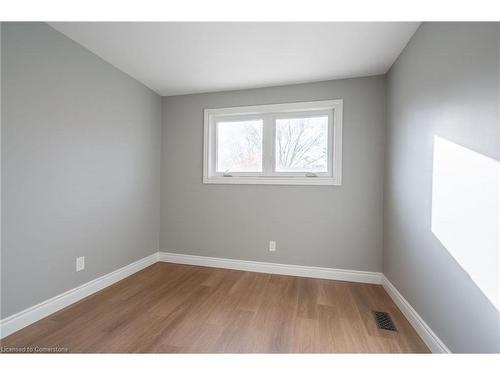 5201 Banting Court, Burlington, ON - Indoor Photo Showing Other Room