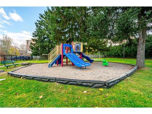 5201 Banting Court, Burlington, ON - Outdoor With Backyard