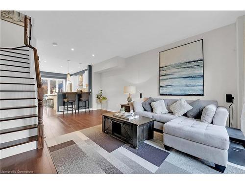 57 Willow Lane, Grimsby, ON - Indoor Photo Showing Living Room