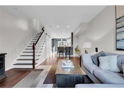 57 Willow Lane, Grimsby, ON - Indoor Photo Showing Living Room