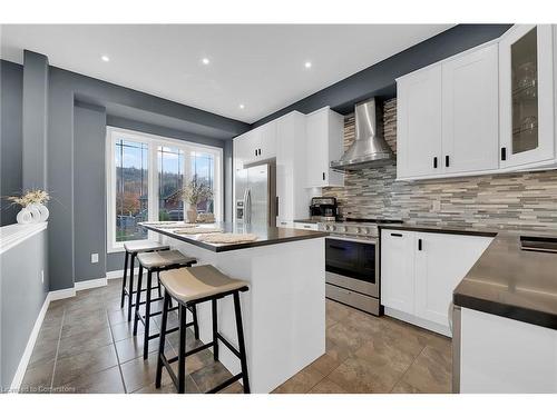 57 Willow Lane, Grimsby, ON - Indoor Photo Showing Kitchen With Upgraded Kitchen