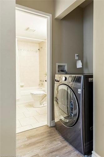 409-75 Glenburn Court, Hamilton, ON - Indoor Photo Showing Laundry Room