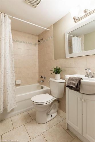 409-75 Glenburn Court, Hamilton, ON - Indoor Photo Showing Bathroom