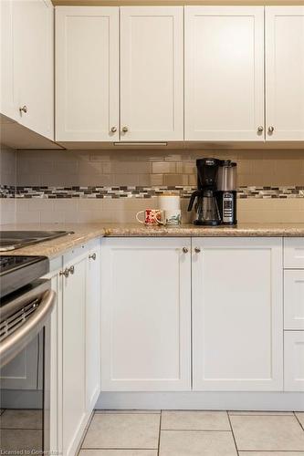 409-75 Glenburn Court, Hamilton, ON - Indoor Photo Showing Kitchen