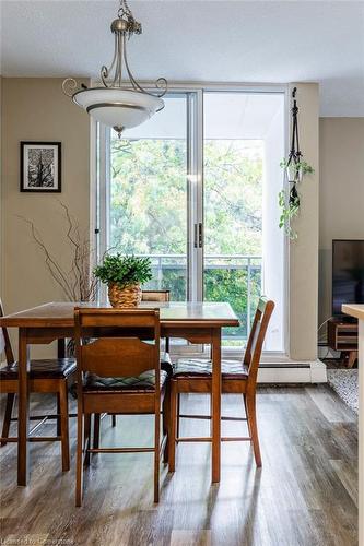 409-75 Glenburn Court, Hamilton, ON - Indoor Photo Showing Dining Room