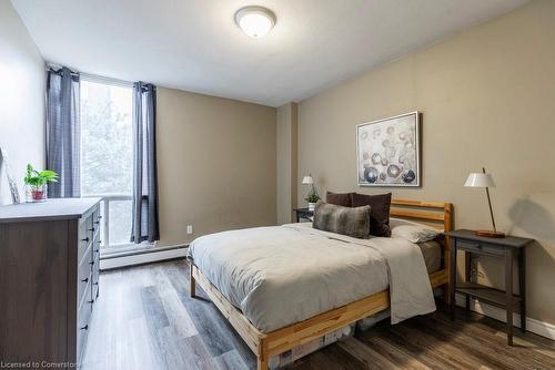 409-75 Glenburn Court, Hamilton, ON - Indoor Photo Showing Bedroom