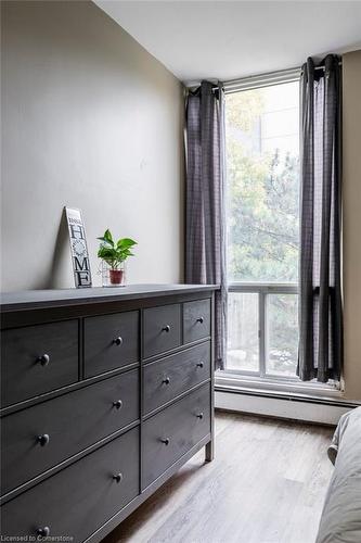 409-75 Glenburn Court, Hamilton, ON - Indoor Photo Showing Bedroom