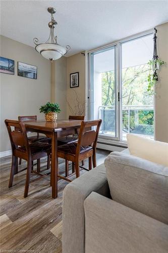 409-75 Glenburn Court, Hamilton, ON - Indoor Photo Showing Dining Room