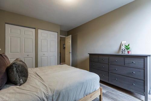 409-75 Glenburn Court, Hamilton, ON - Indoor Photo Showing Bedroom