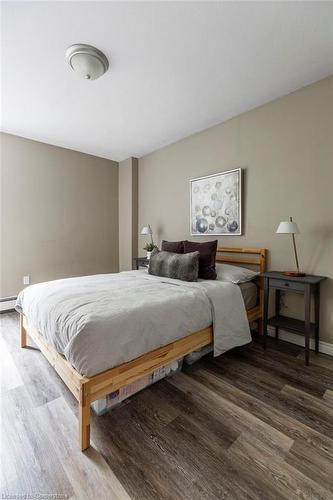 409-75 Glenburn Court, Hamilton, ON - Indoor Photo Showing Bedroom