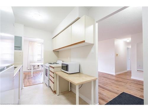 804-1966 Main Street W, Hamilton, ON - Indoor Photo Showing Kitchen