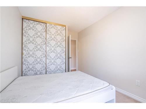 804-1966 Main Street W, Hamilton, ON - Indoor Photo Showing Bedroom