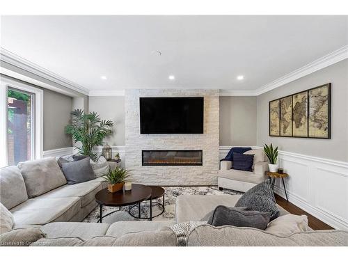 8 Orr Crescent, Stoney Creek, ON - Indoor Photo Showing Living Room With Fireplace