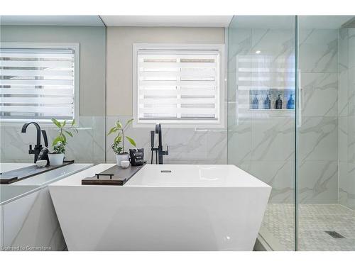 8 Orr Crescent, Stoney Creek, ON - Indoor Photo Showing Bathroom