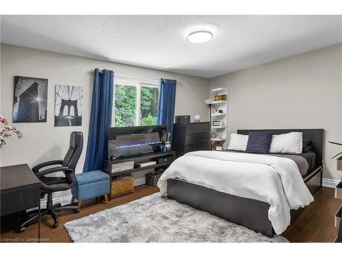 8 Orr Crescent, Stoney Creek, ON - Indoor Photo Showing Bedroom