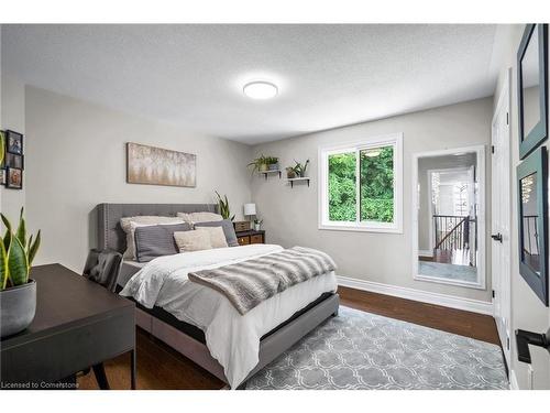 8 Orr Crescent, Stoney Creek, ON - Indoor Photo Showing Bedroom