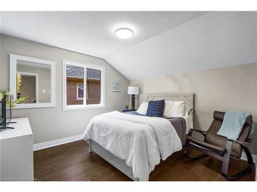 8 Orr Crescent, Stoney Creek, ON - Indoor Photo Showing Bedroom