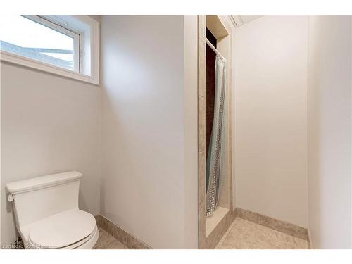 8036 Sheridan Court, Grassie, ON - Indoor Photo Showing Bathroom