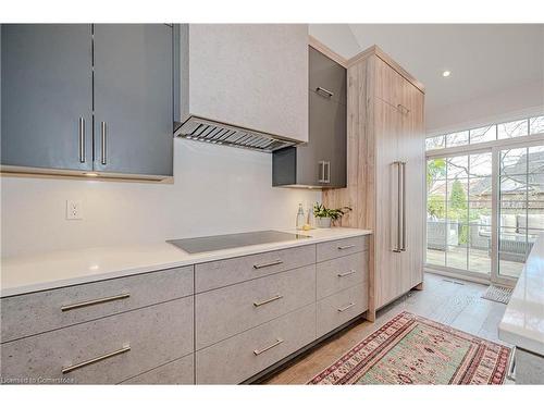 21-4360 Millcroft Park Drive, Burlington, ON - Indoor Photo Showing Kitchen