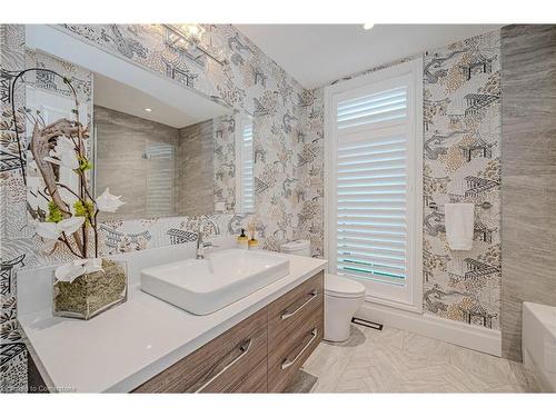 21-4360 Millcroft Park Drive, Burlington, ON - Indoor Photo Showing Bathroom