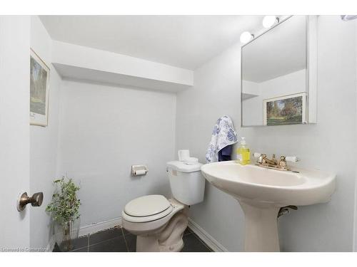 13 Clinton Street, Hamilton, ON - Indoor Photo Showing Bathroom