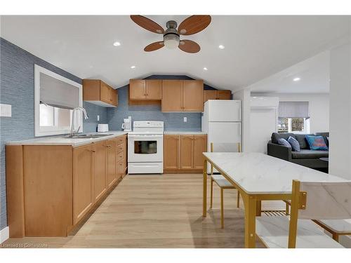 1038 Lakeshore Road, Selkirk, ON - Indoor Photo Showing Kitchen