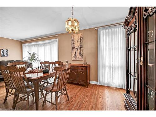 54 Little John Road, Dundas, ON - Indoor Photo Showing Dining Room