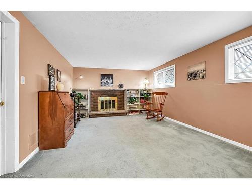 54 Little John Road, Dundas, ON - Indoor Photo Showing Other Room