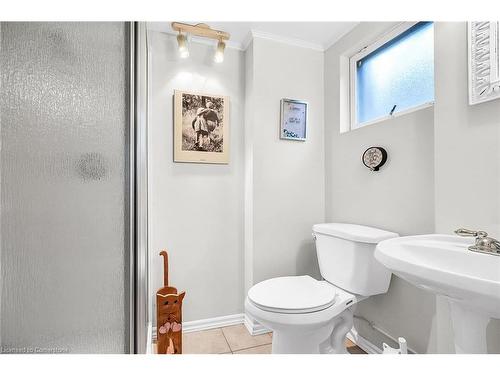 54 Little John Road, Dundas, ON - Indoor Photo Showing Bathroom