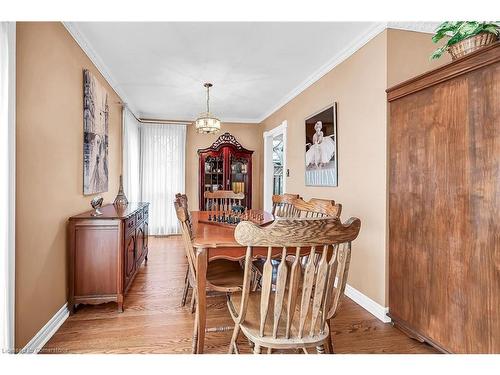 54 Little John Road, Dundas, ON - Indoor Photo Showing Dining Room